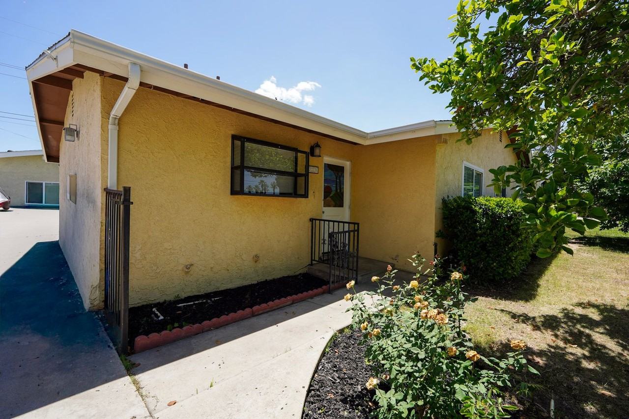 220 Lilac Ct - Photo 2 of 37