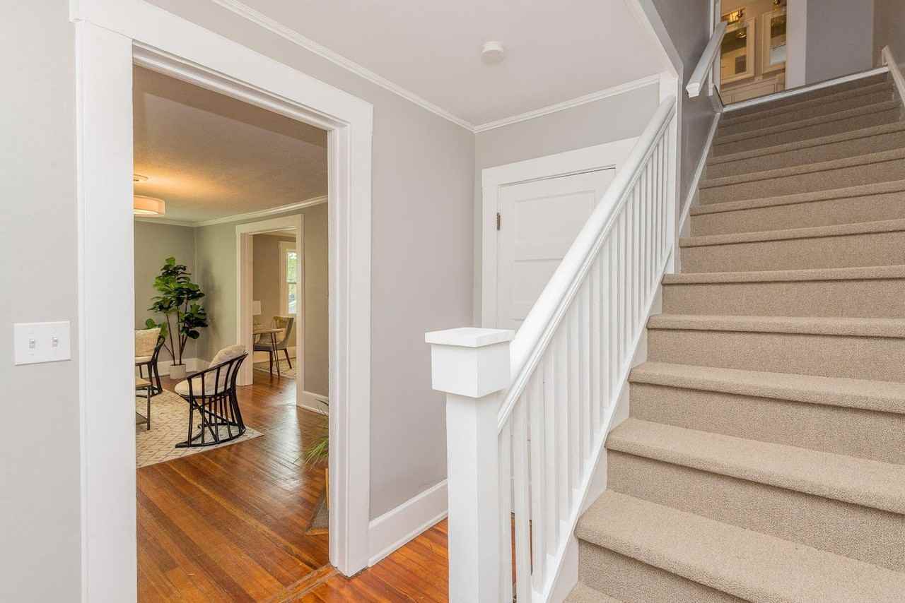 206 Hammond Ave - Photo 3 of 16