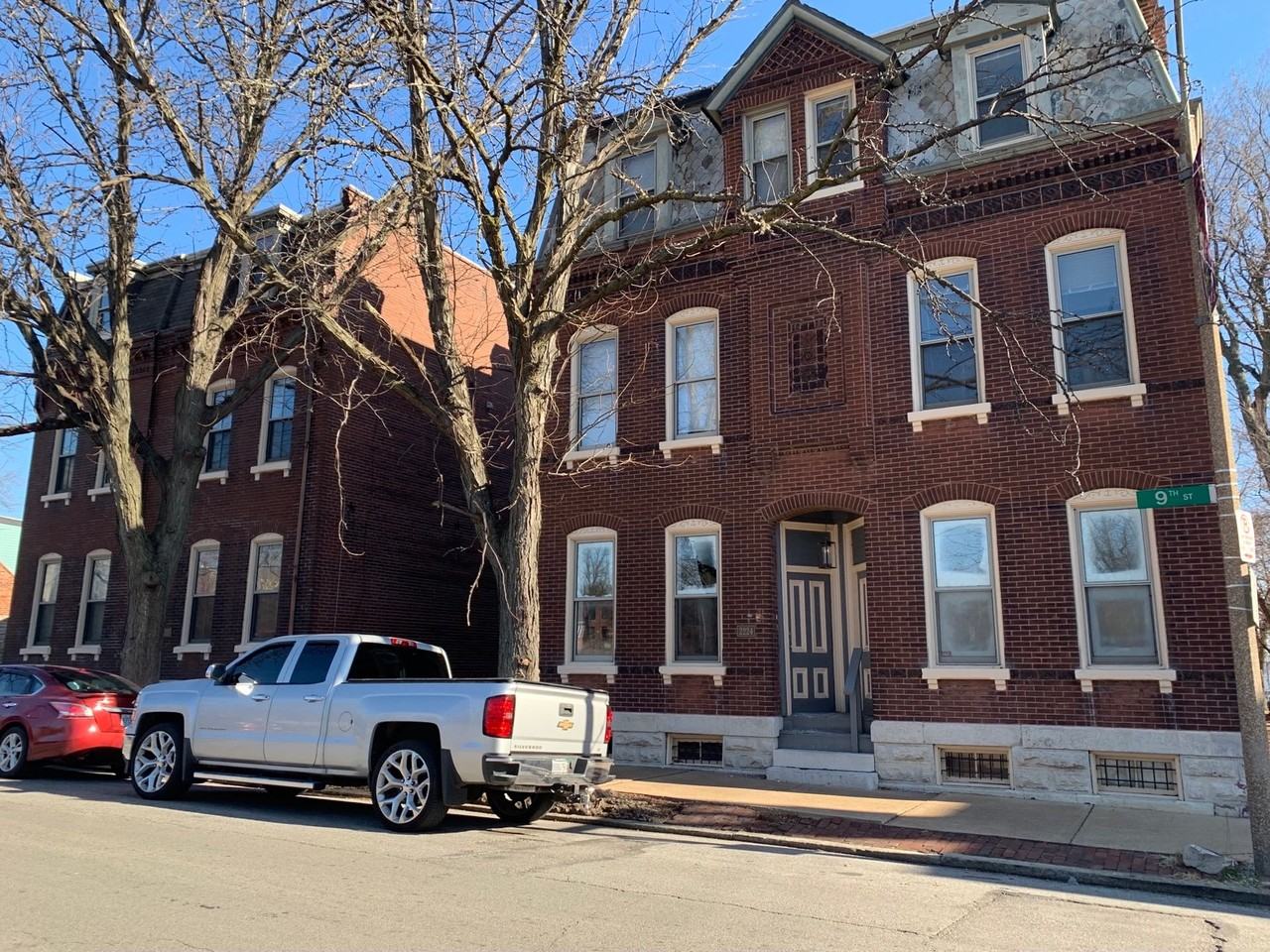 2224 S 9th St - Photo 3 of 14