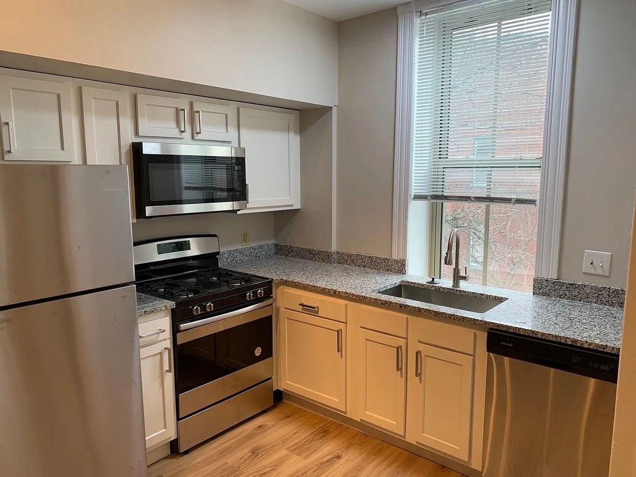 2224 S 9th St - Photo 6 of 14