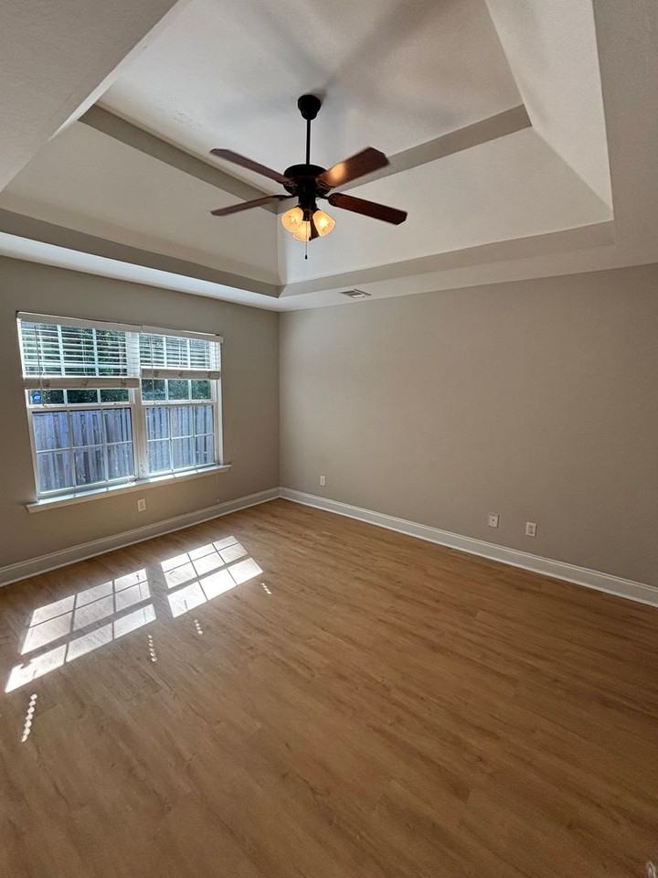 806 Whispering Willow Ct - Photo 4 of 10