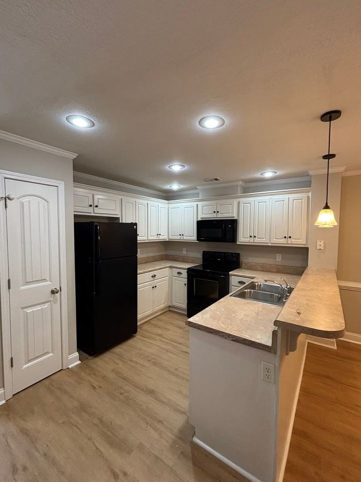 806 Whispering Willow Ct - Photo 6 of 10