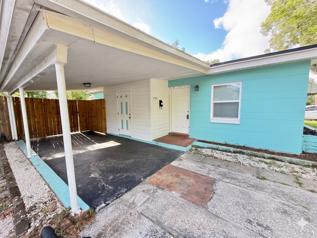 4721 E Castlewood Dr - Photo 2 of 20