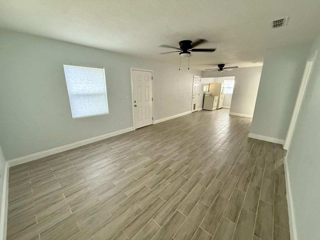 4721 E Castlewood Dr - Photo 4 of 20