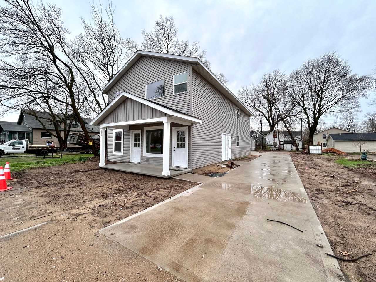 310 Allen - Photo 2 of 5