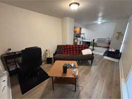 featured image of 927 1/2 Avon St