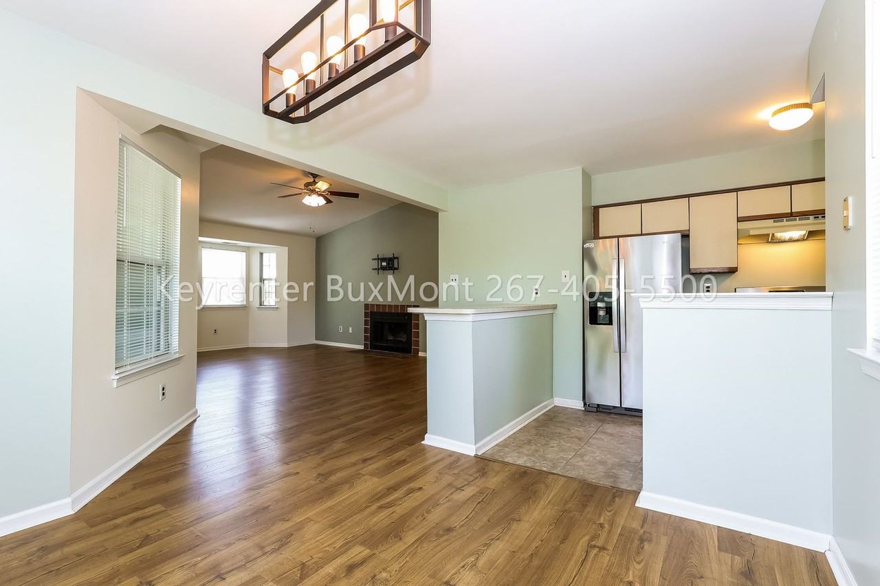 601B Rose Hollow Dr - Photo 3 of 15
