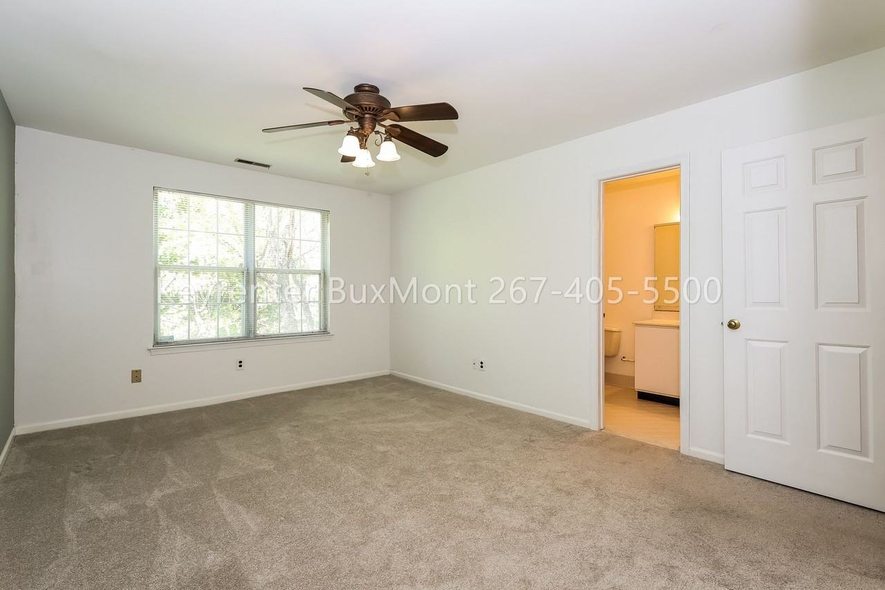 601B Rose Hollow Dr - Photo 5 of 15
