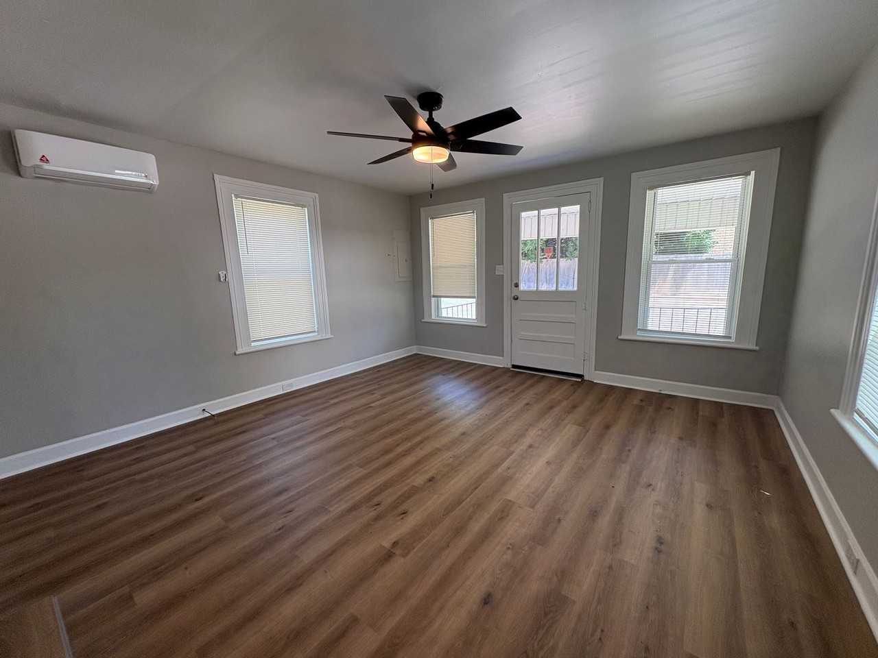 1836 Greene St - Photo 2 of 10