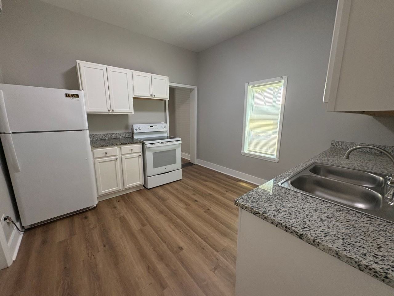 1836 Greene St - Photo 7 of 10