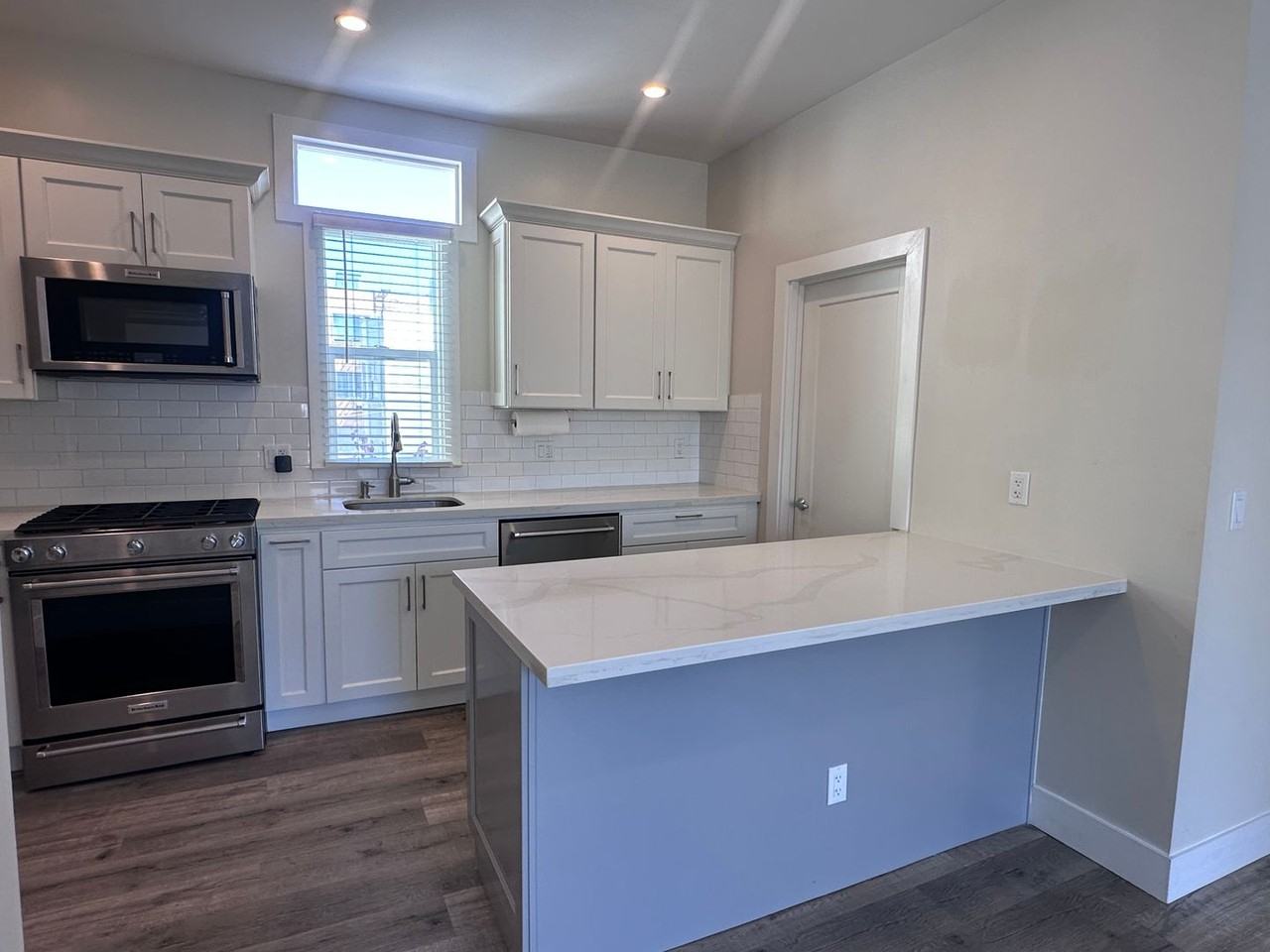 144-148 144-148 Sanchez/ 8-10 Henry Street - Photo 4 of 13