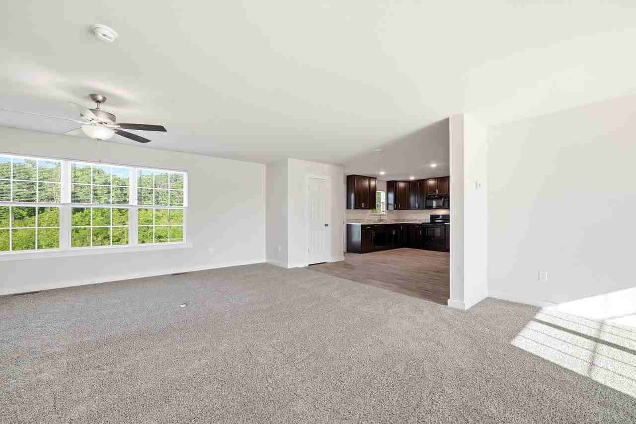 164 Riva Way - Photo 6 of 38