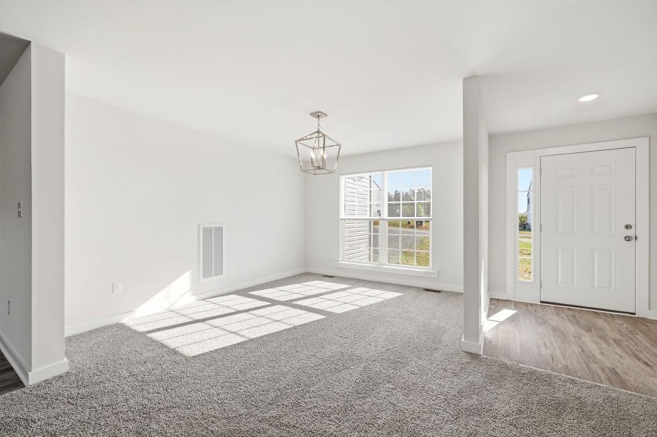 164 Riva Way - Photo 7 of 38