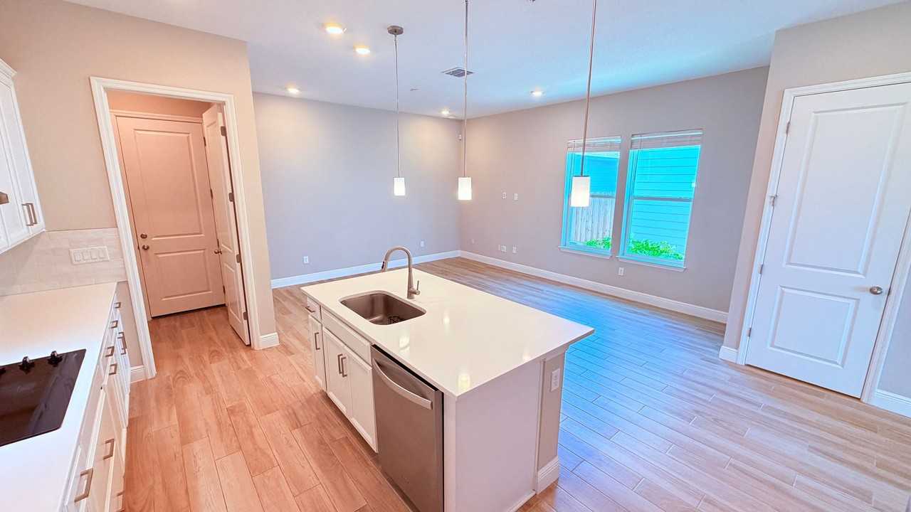 6495 Cyrils Dr - Photo 6 of 34