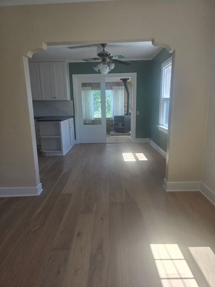 70 Pine St - Photo 3 of 18