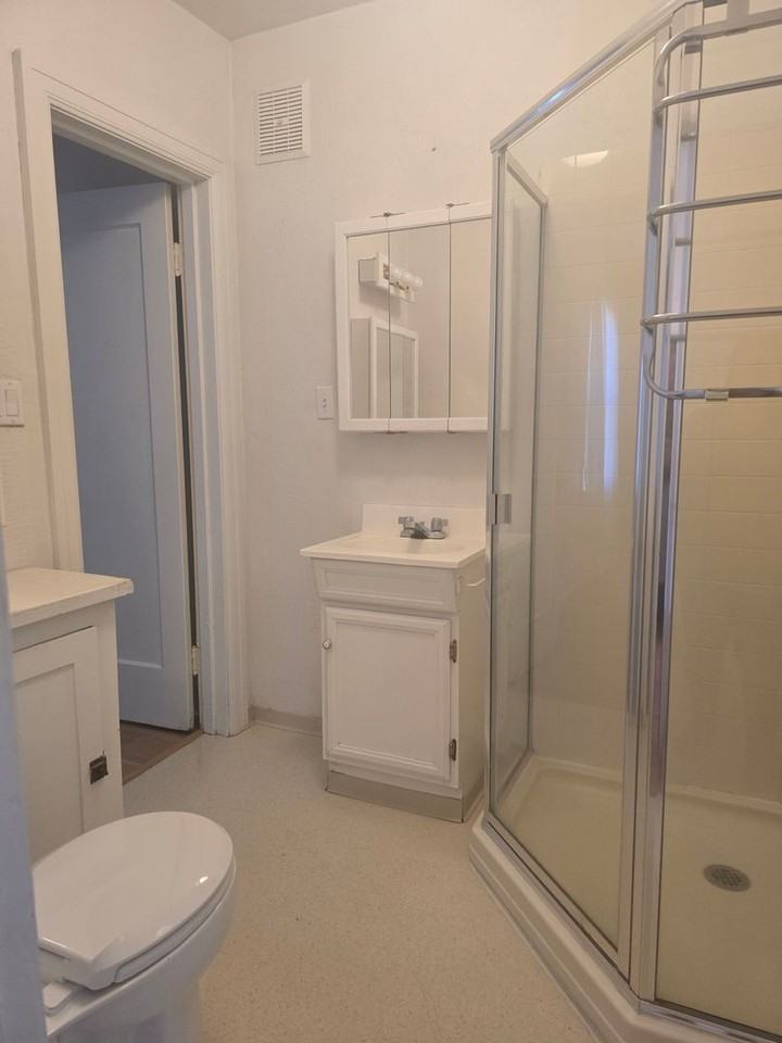 70 Pine St - Photo 7 of 18