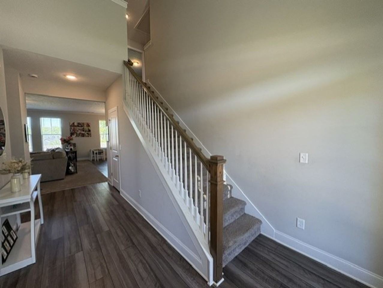 560 Hampton Dr - Photo 2 of 18