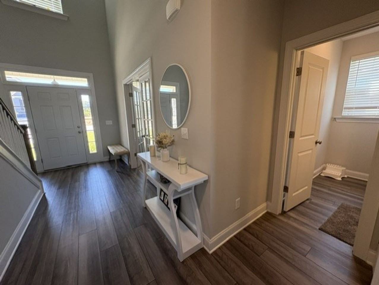 560 Hampton Dr - Photo 3 of 18