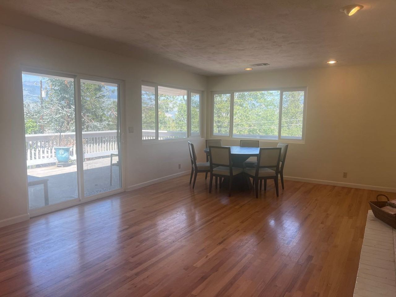 495 Jennifer St - Photo 2 of 15
