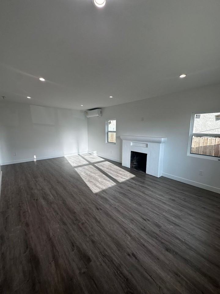 611 Silver Strand - Photo 2 of 29
