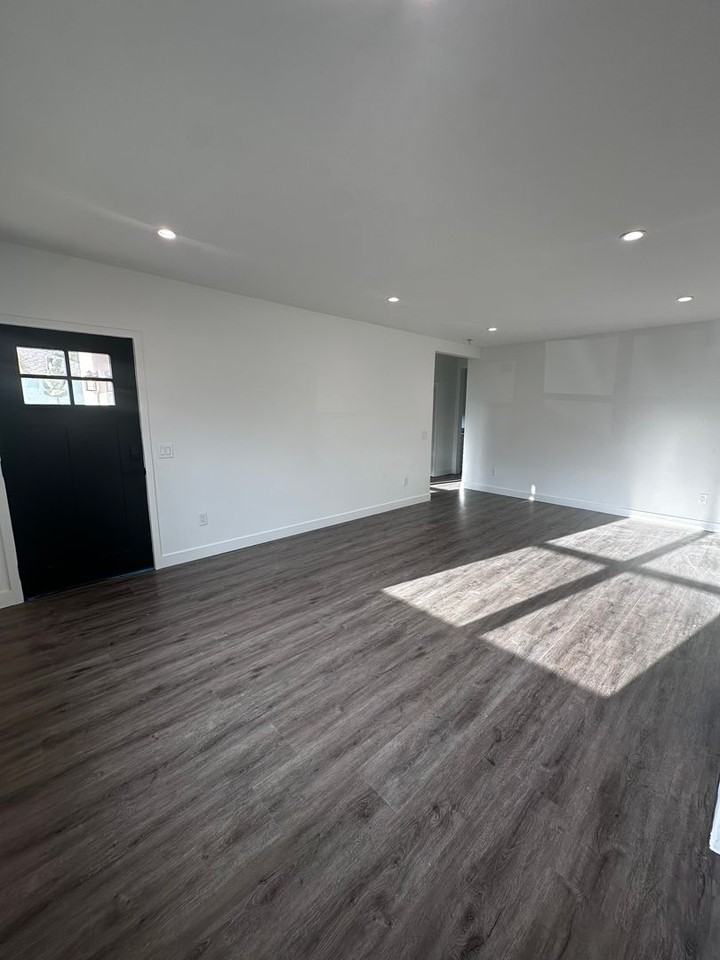 611 Silver Strand - Photo 4 of 29
