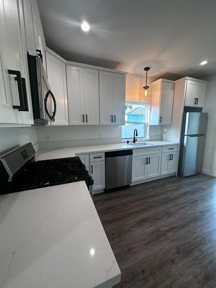611 Silver Strand - Photo 6 of 29
