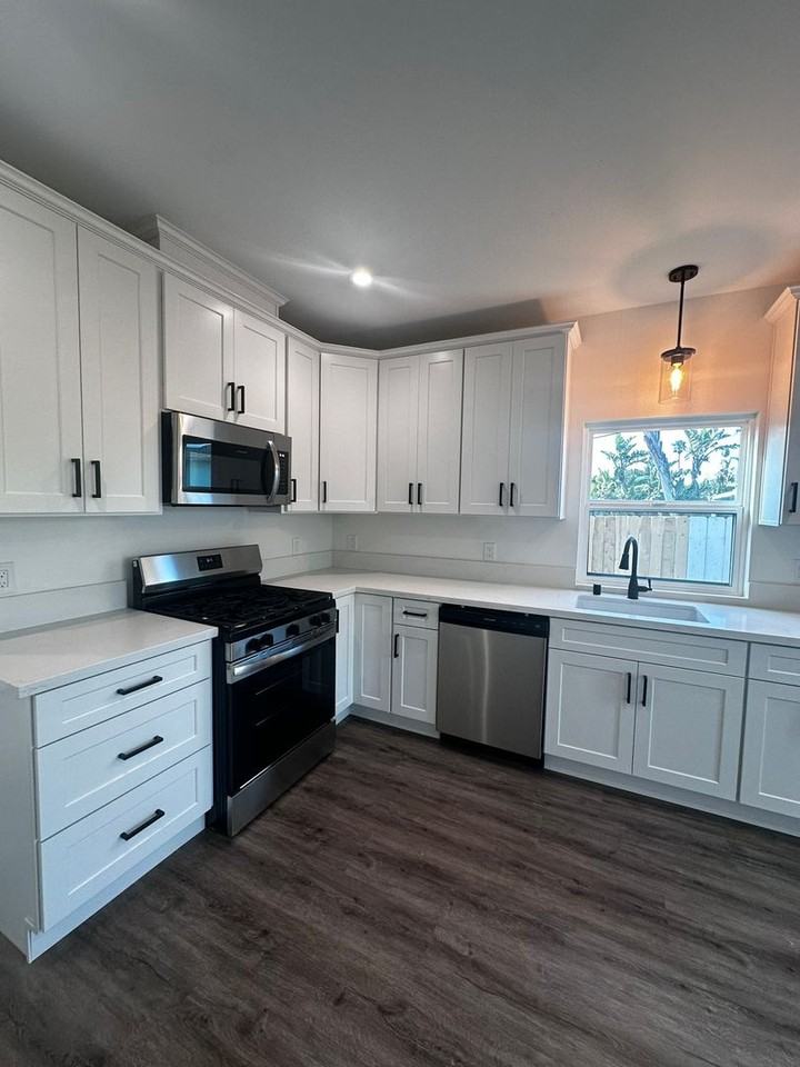 611 Silver Strand - Photo 7 of 29