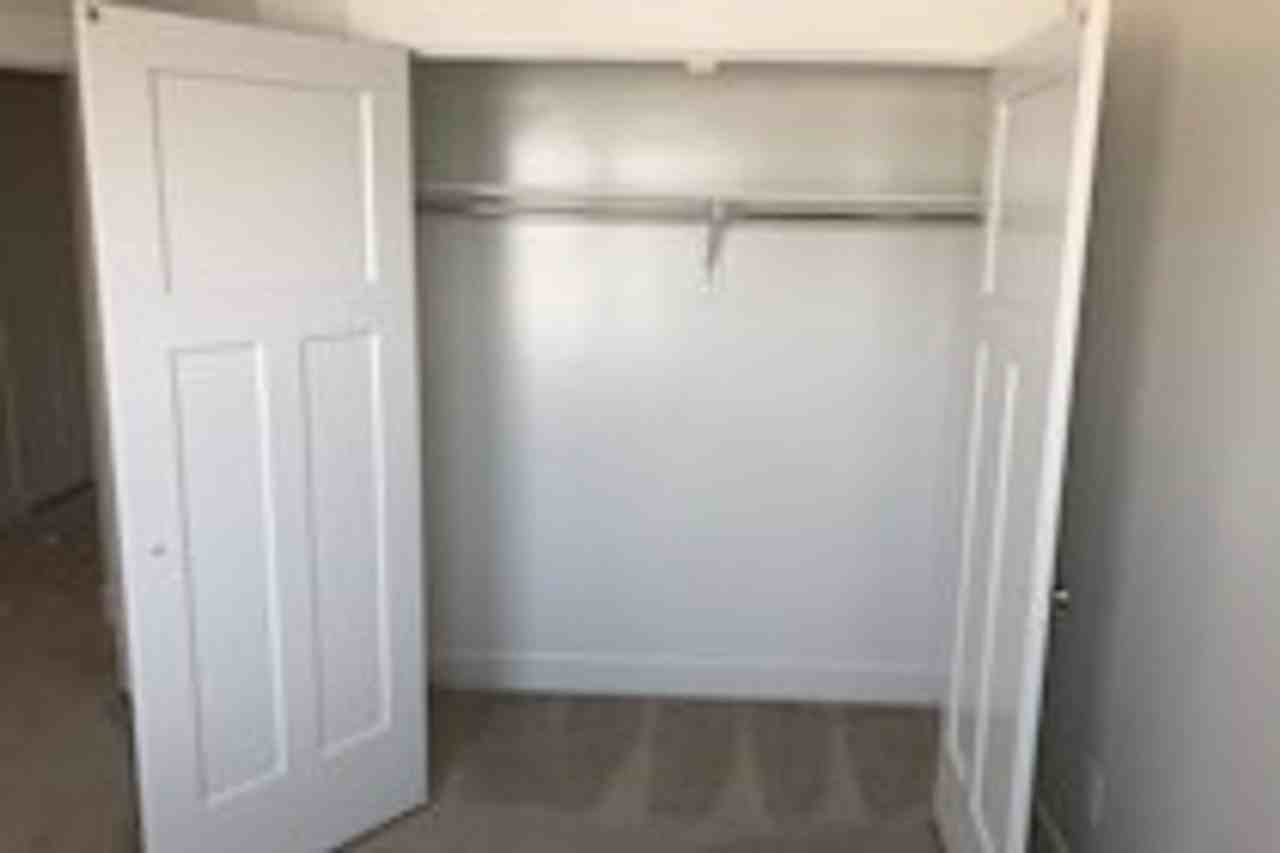 594 N 260 W - Photo 3 of 15