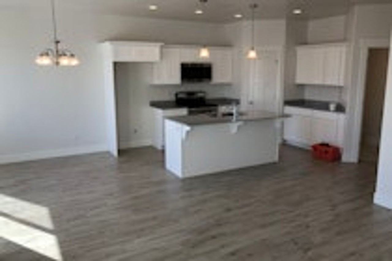594 N 260 W - Photo 4 of 15