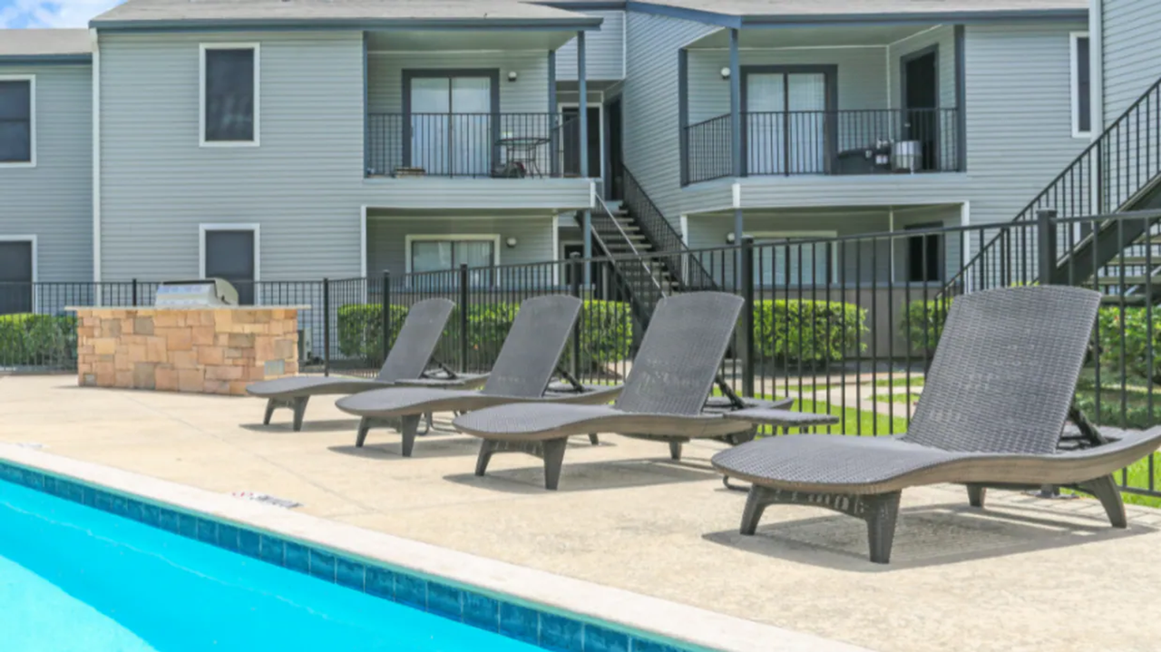 420 Shadow Park Apartments - 420 Garland Dr Lake Jackson, TX 77566 - Photo 4 of 26