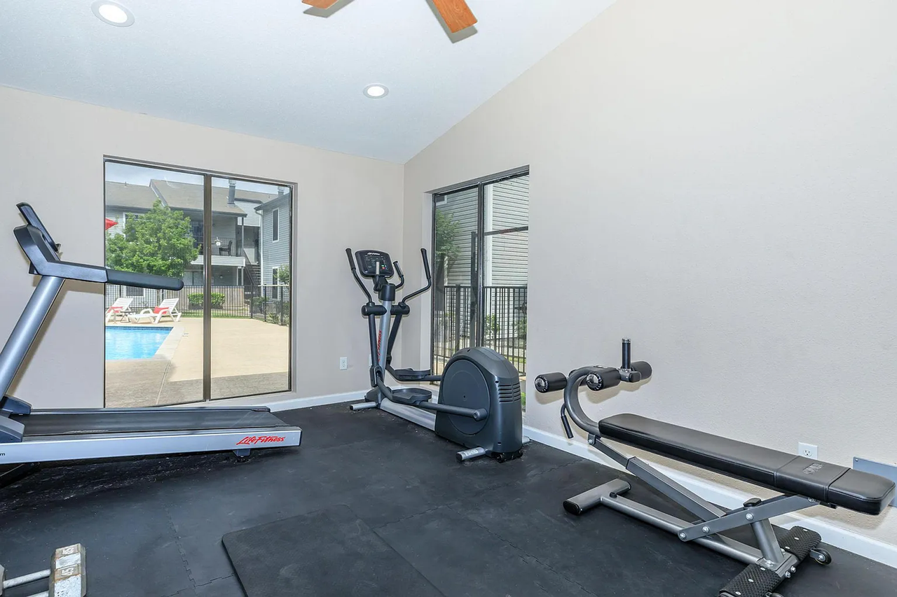 420 Shadow Park Apartments - 420 Garland Dr Lake Jackson, TX 77566 - Photo 7 of 26