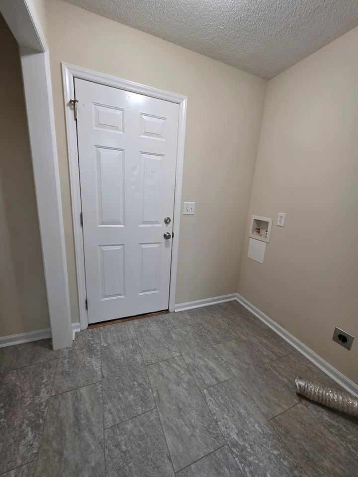 312 Hill St - Photo 7 of 10
