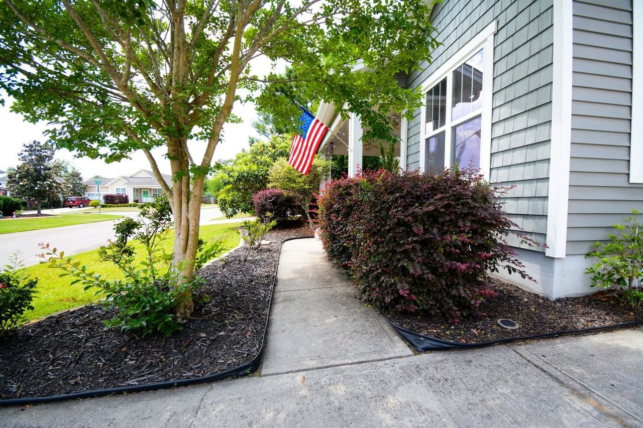 1209 Daisy Ct - Photo 3 of 29