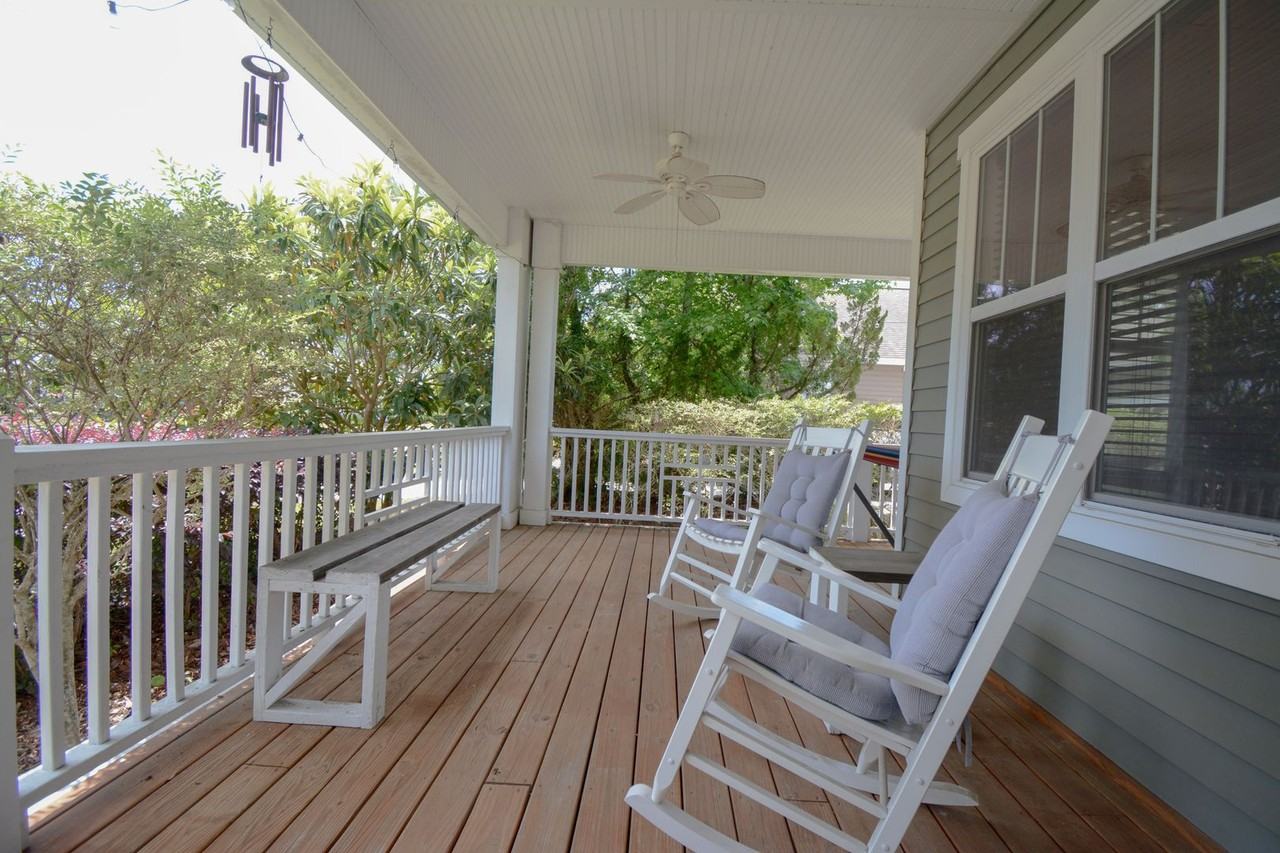 1209 Daisy Ct - Photo 4 of 29
