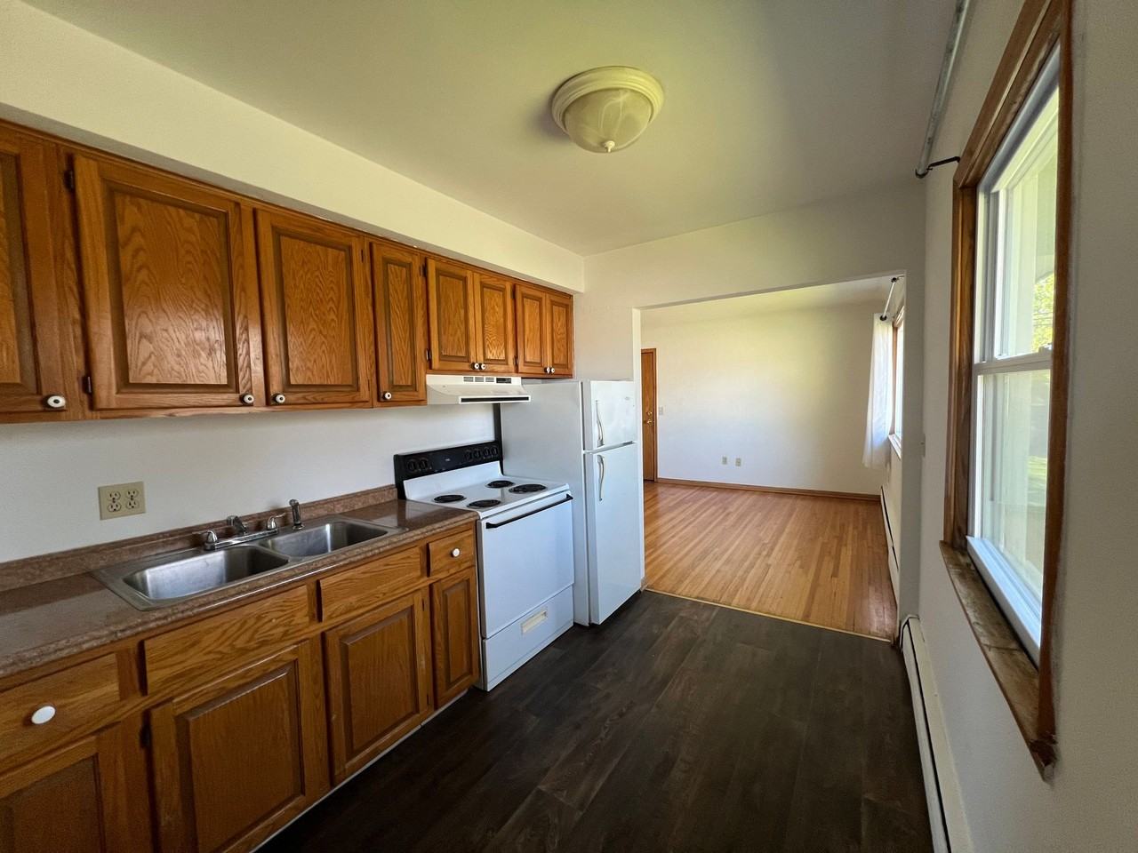 Pinewood Apartments - Photo 7 of 13