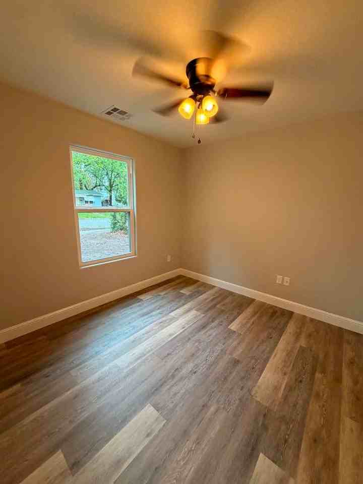 1906 Missouri Ave - Photo 3 of 19