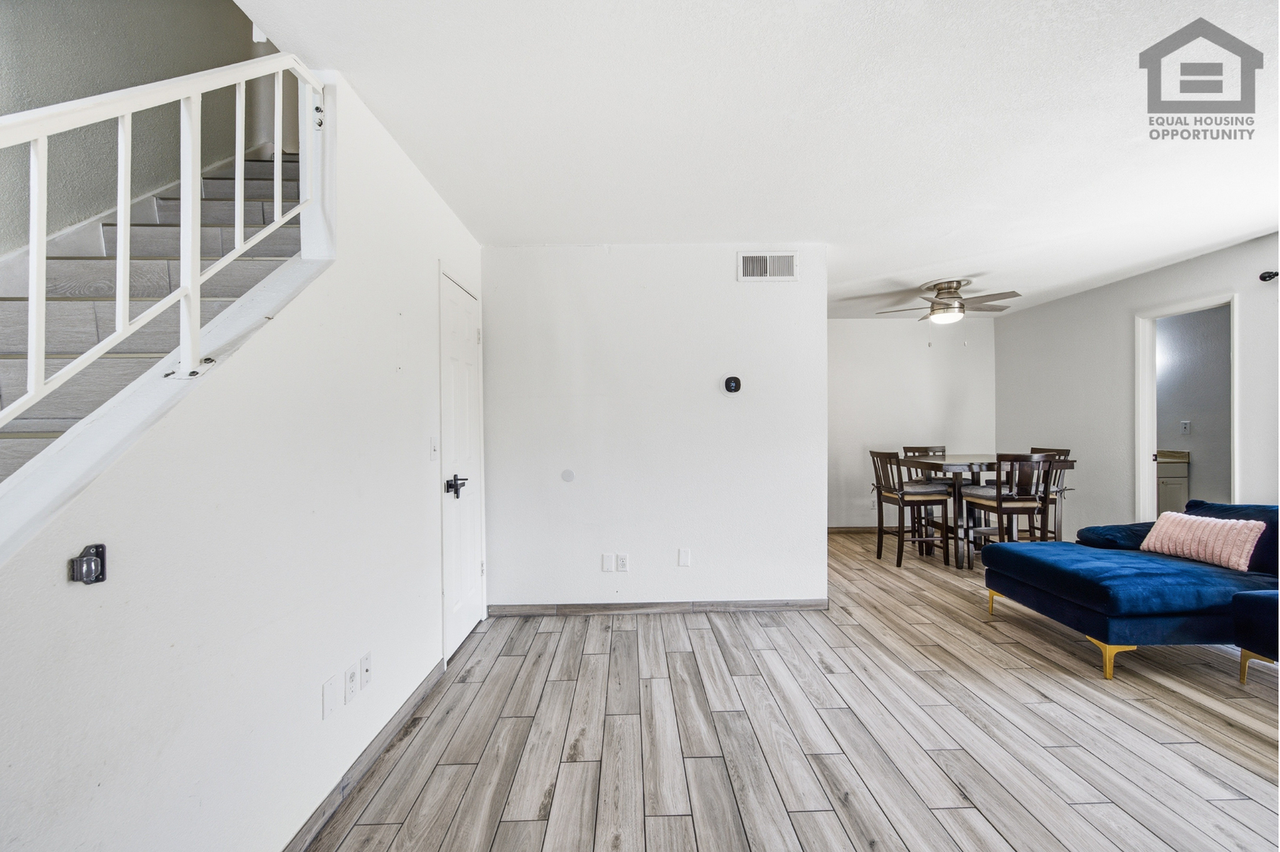 6011 W Townley Ave - Photo 6 of 35