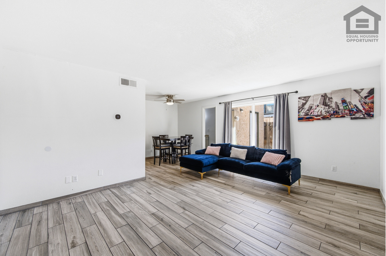 6011 W Townley Ave - Photo 7 of 35