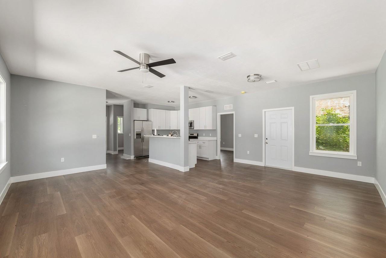 424 Nw 3rd Ave - Photo 3 of 36