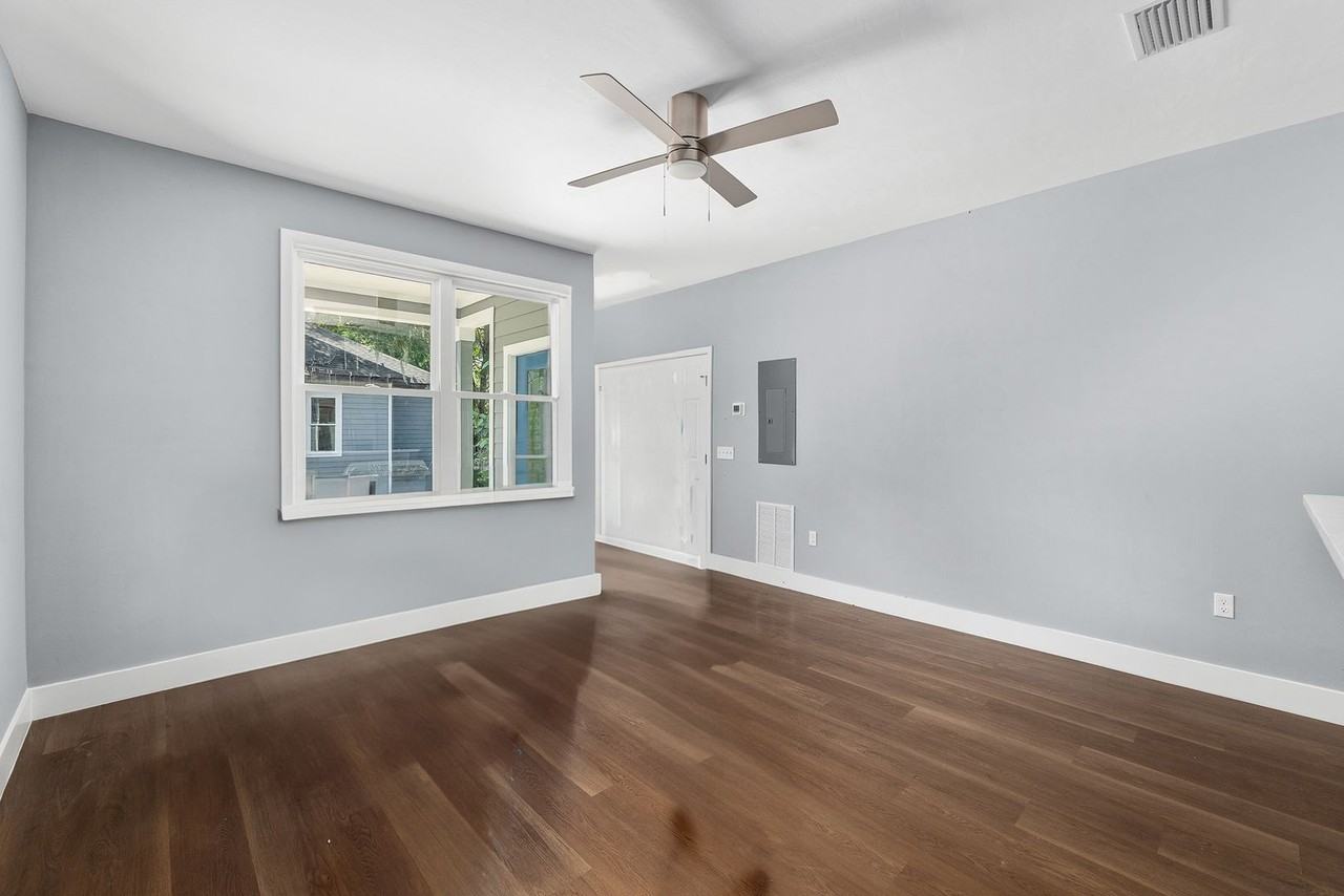 426 Nw 3rd Ave - Photo 2 of 18