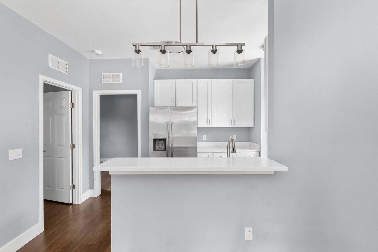 426 Nw 3rd Ave - Photo 3 of 18