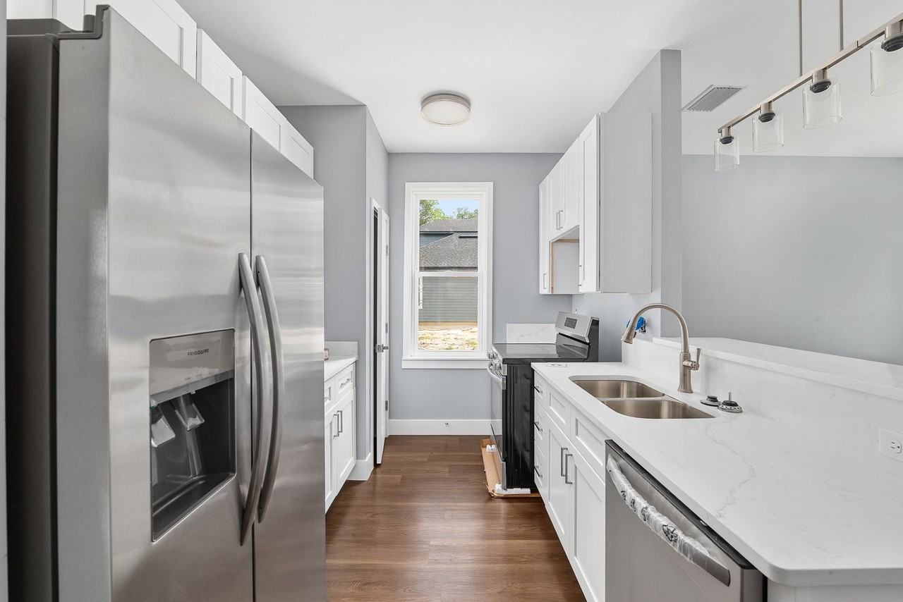 426 Nw 3rd Ave - Photo 5 of 18