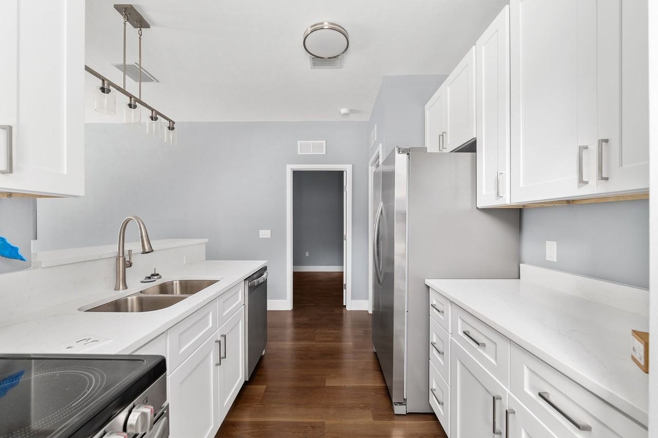 426 Nw 3rd Ave - Photo 7 of 18