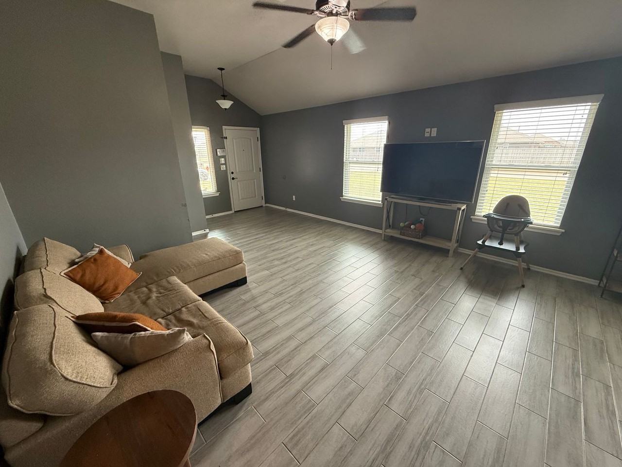 4725 Pyrope Ln - Photo 3 of 19