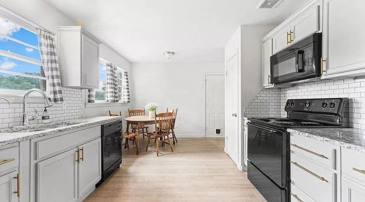4204 37th St - Photo 4 of 16