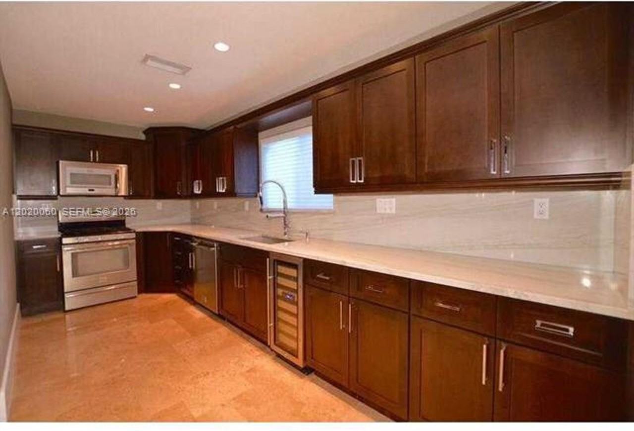 14001 Cypress Ct - Photo 7 of 35
