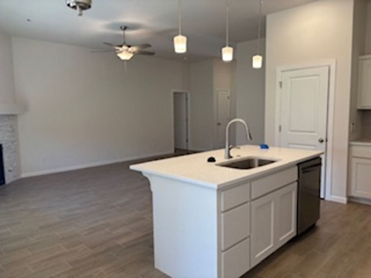 18112 Austin Ct - Photo 5 of 20