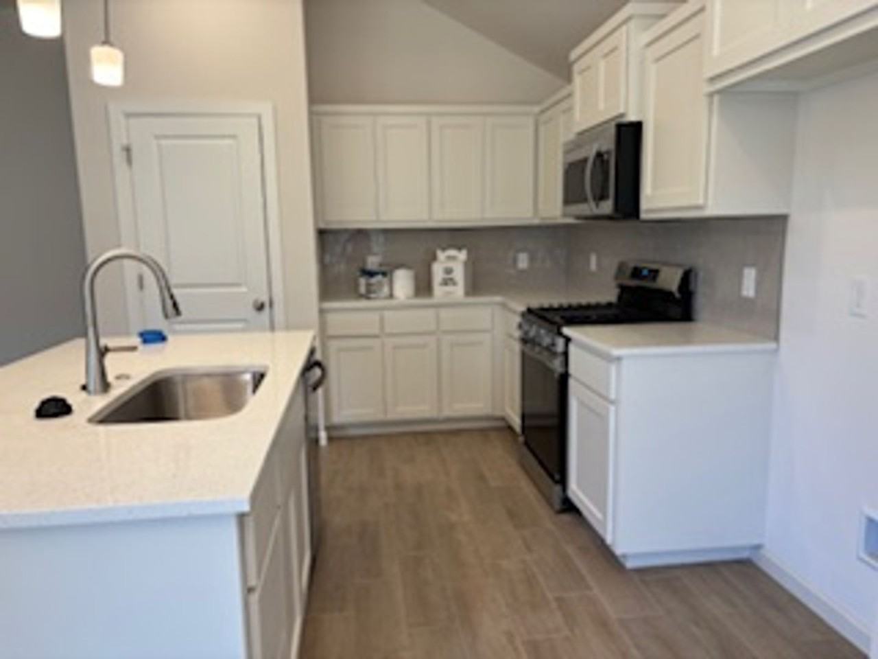 18112 Austin Ct - Photo 7 of 20