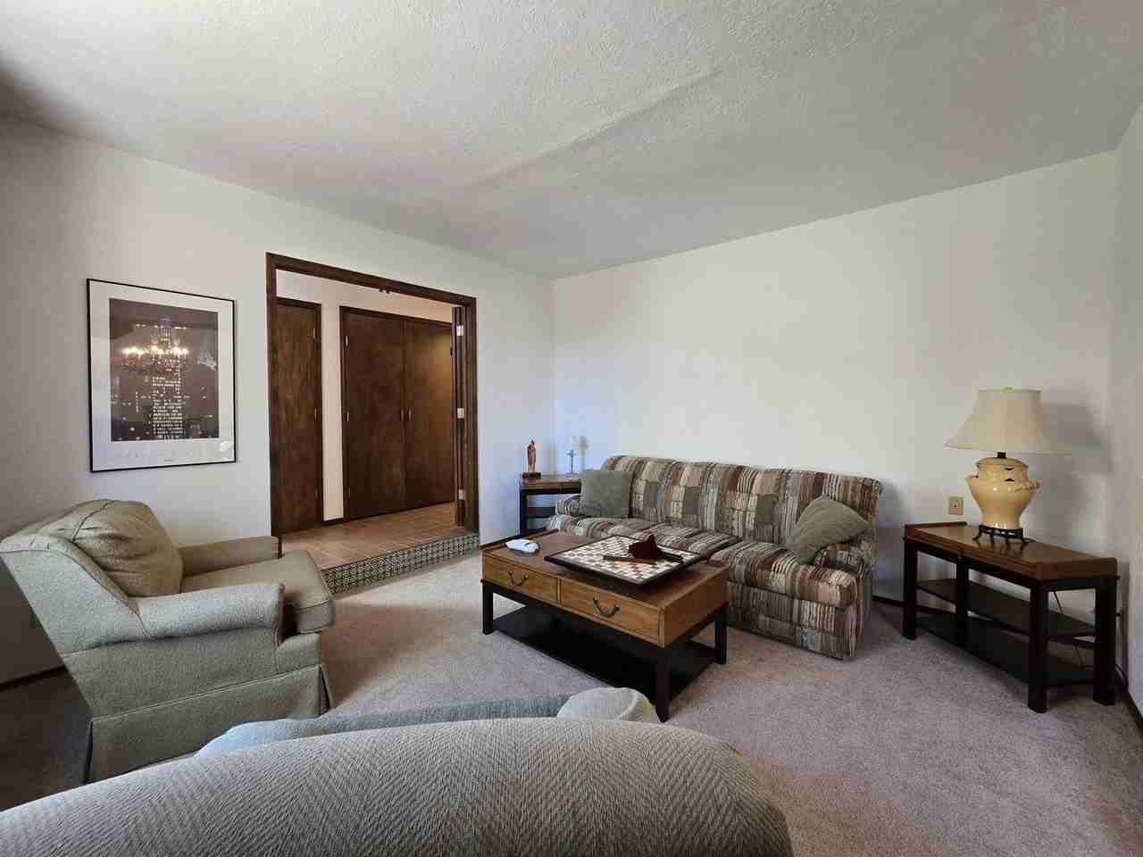 152 Laguna St - Photo 5 of 30