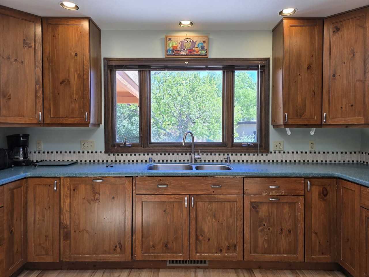 152 Laguna St - Photo 7 of 30